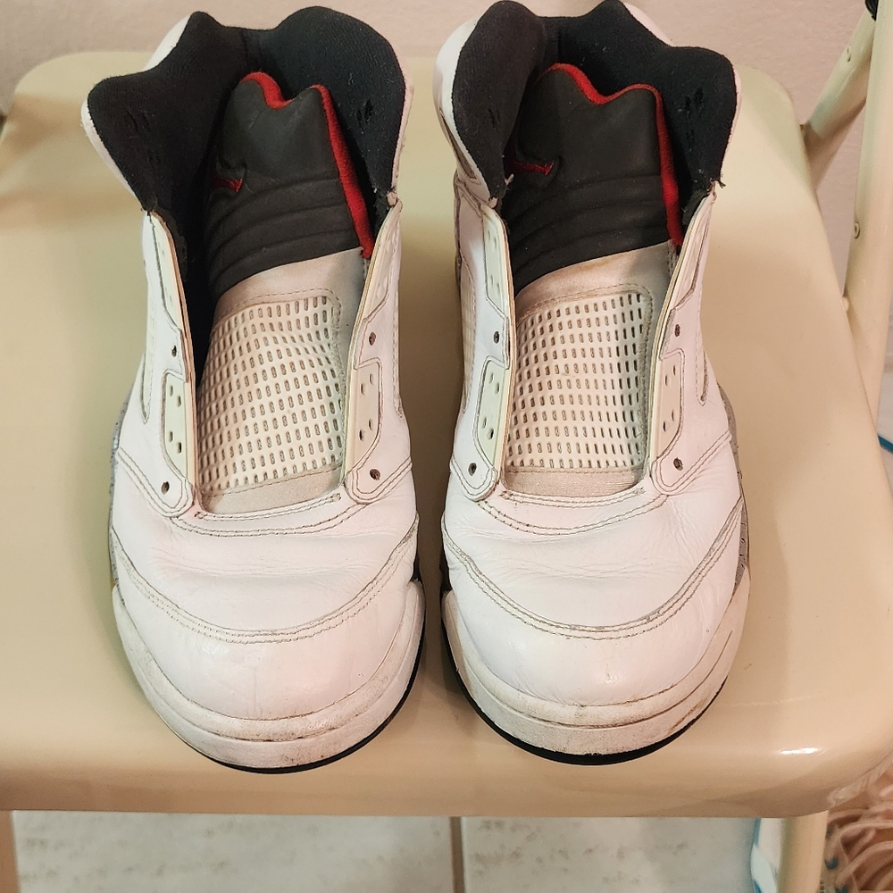 $40 Air Jordan Retro 5 Size 11 Medium